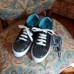 Thierry Rabotin sz 38 leather sneakers.